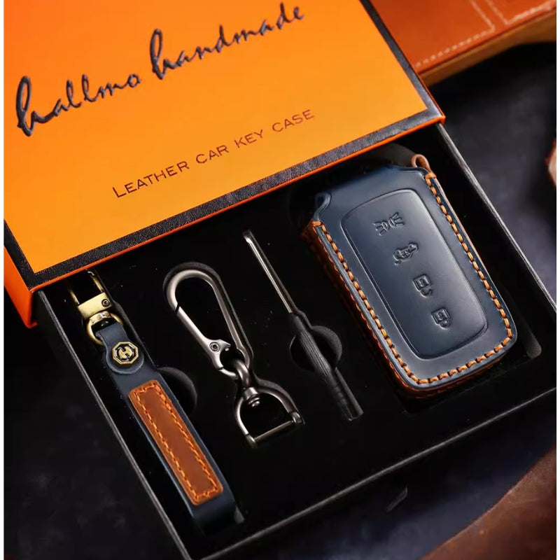 Cargue la imagen en el visor de la galería, Luxury Genuine Leather Car Key Fob Case Cover for Maserati Levante, MC20, Ghibli, Quattroporte 2014-2022 – Shockproof, Handcrafted & Gift-Ready - Polar Tech Australia