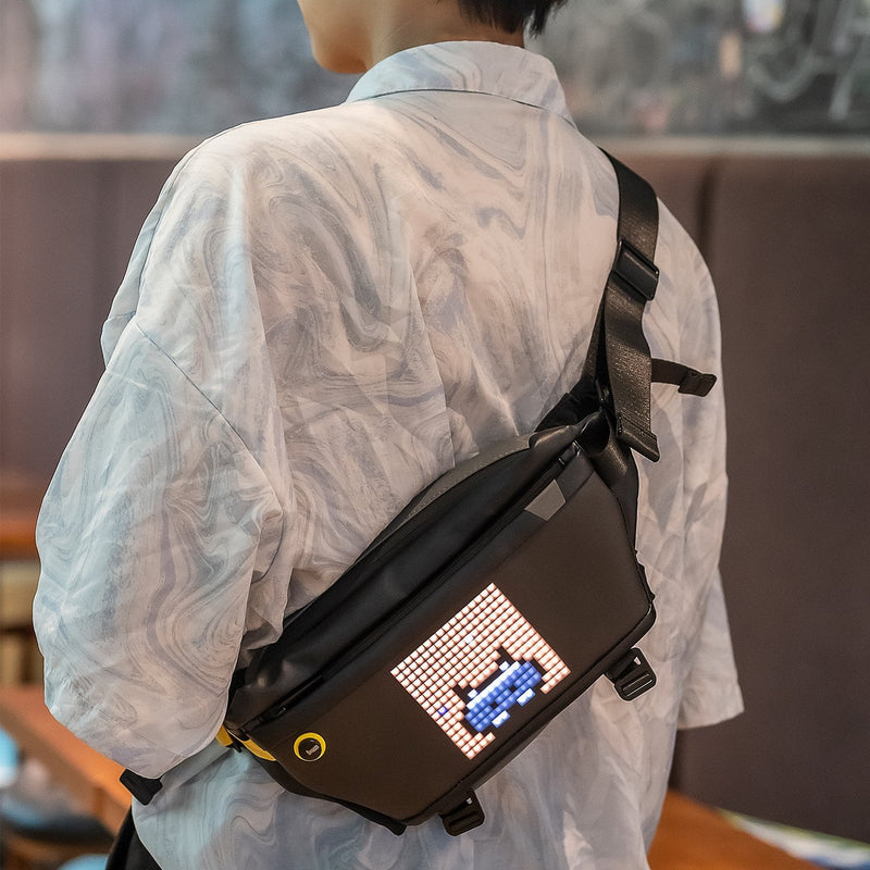 Chargez l'image dans la visionneuse de la galerie, Divoom Sling Bag Pixel Art LED Daypack Perfect Gift - Polar Tech Australia
