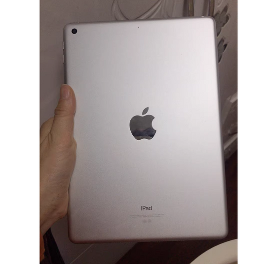 [Pre-owned][9/10] Apple iPad 5th Unlocked / Gold / WIFI / 128GB - Polar Tech Australia