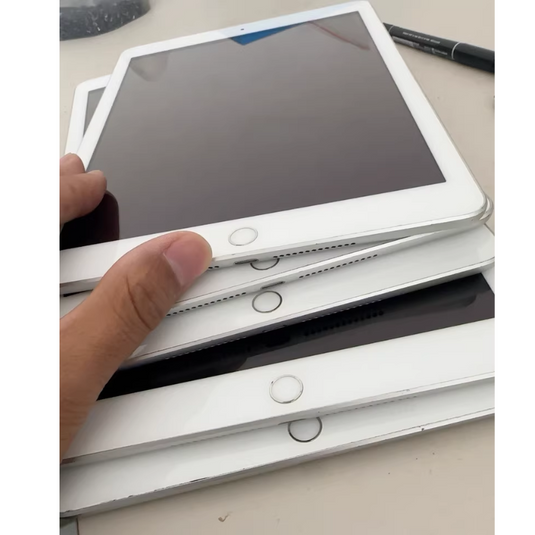 [Pre-owned] Apple iPad 7th  32G Unlocked Good Condition - Polar Tech Australia