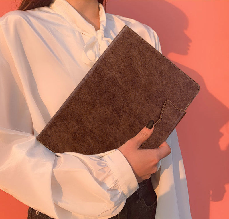 Cargue la imagen en el visor de la galería, Apple iPad 5/6 9.7&#39;&#39; 5/6th Gen (2017/2018) Business Retro Matte Leather Protective Case
