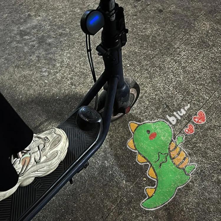 Chargez l&#39;image dans la visionneuse de la galerie, F6 Universal Electric Induction Projection Welcome Light for Scooter / Bike / Electric Car (Love Dinosaur) - Polar Tech Australia
