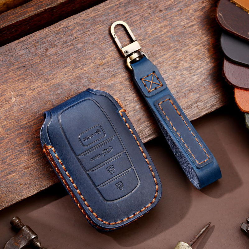 Cargue la imagen en el visor de la galería, Toyota Handcrafted Genuine Leather Car Key Fob Protective Case Cover For Highlander, RAV4, Camry, Sienna, Tacoma, 4Runner, Tundra, Sequoia, Land Cruiser - i-Station Mobile Phone &amp; Electronic Device Repair and Accessories
