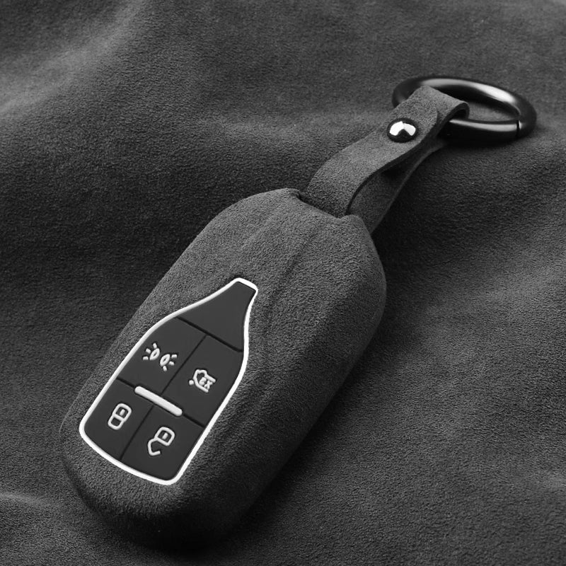 Cargue la imagen en el visor de la galería, Luxury Suede Car Key Fob Case Cover for Maserati Levante, MC20, Ghibli, Quattroporte 2014-2022 – Skin-Friendly, Durable &amp; Stain-Resistant
